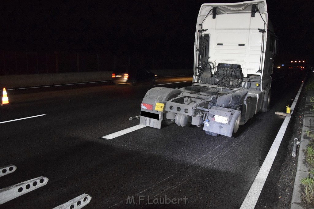 LKW Verfolgung A 3 Rich Oberhausen gestellt mit Nagelbrett Hoehe AS Koeln Dellbrueck P29.JPG - Miklos Laubert